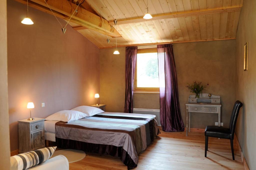 La Pierre Folle Chambres D'Hotes Клюні Номер фото